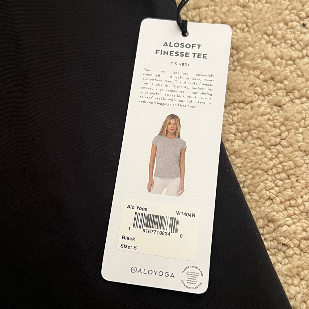 NEW Alo Finesse Tee - Picture 2 of 3